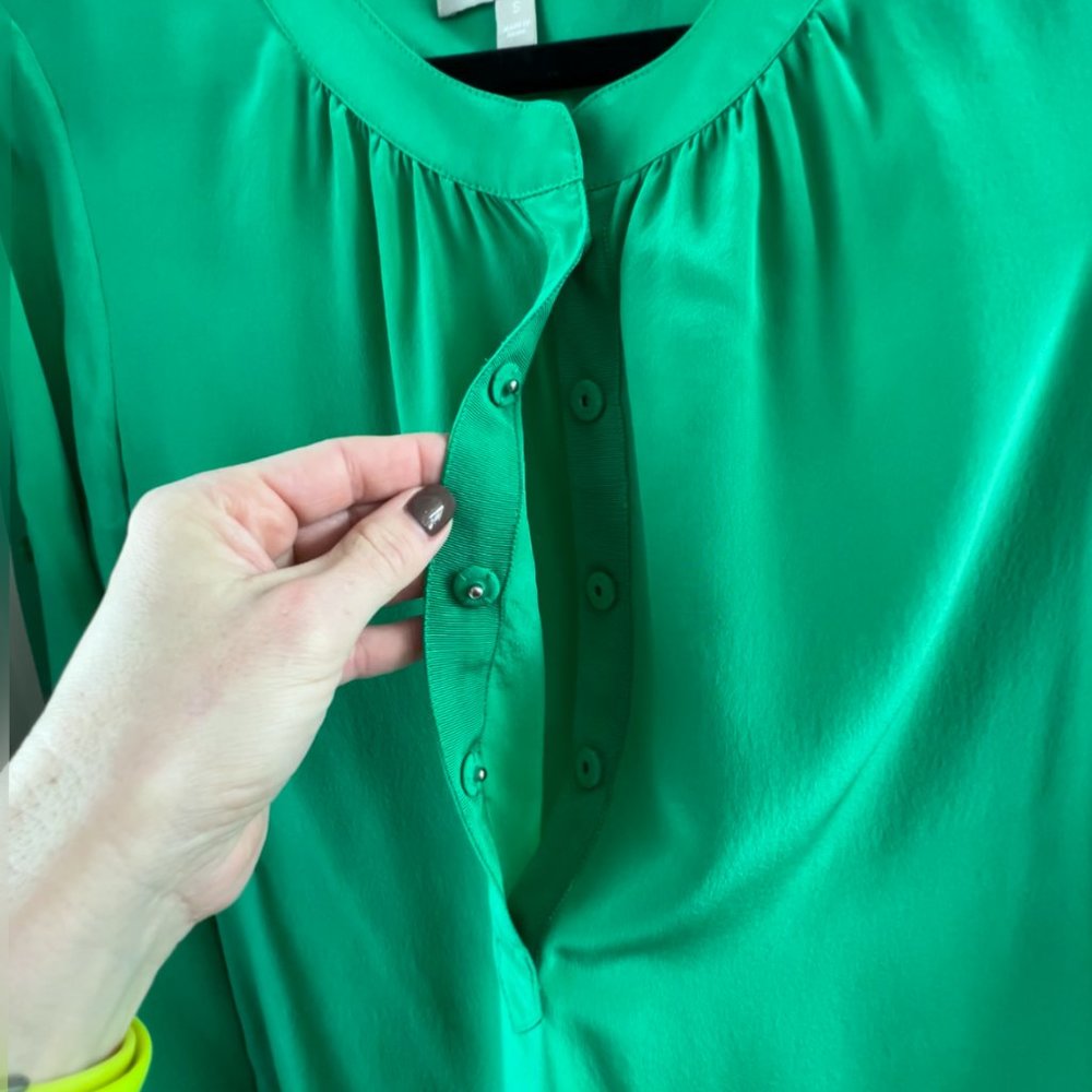 Banana Republic 100% Silk  Mandarin Collar Shirt - Picture 2 of 8